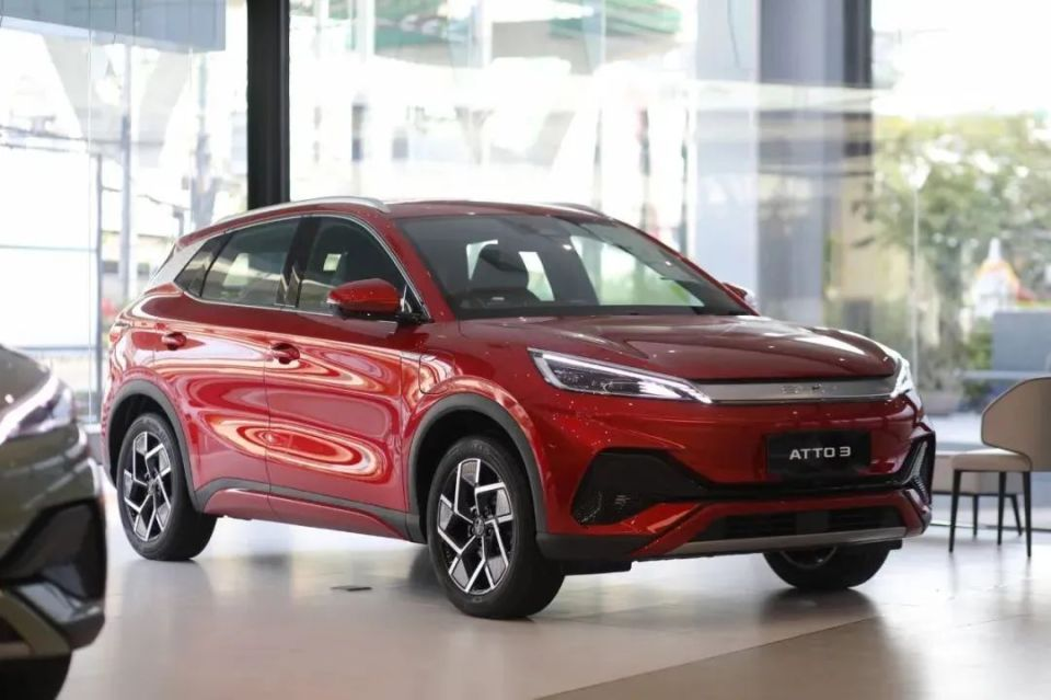 比亞迪在泰國的暢銷車型ATTO3，泰國定價為109.99萬泰銖（折合人民幣約22.53萬元）