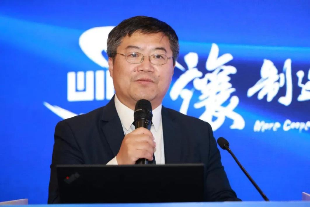  同濟大學工業(yè)4.0學習工廠主任/國家智能制造專家委員會委員陳明教授作報告